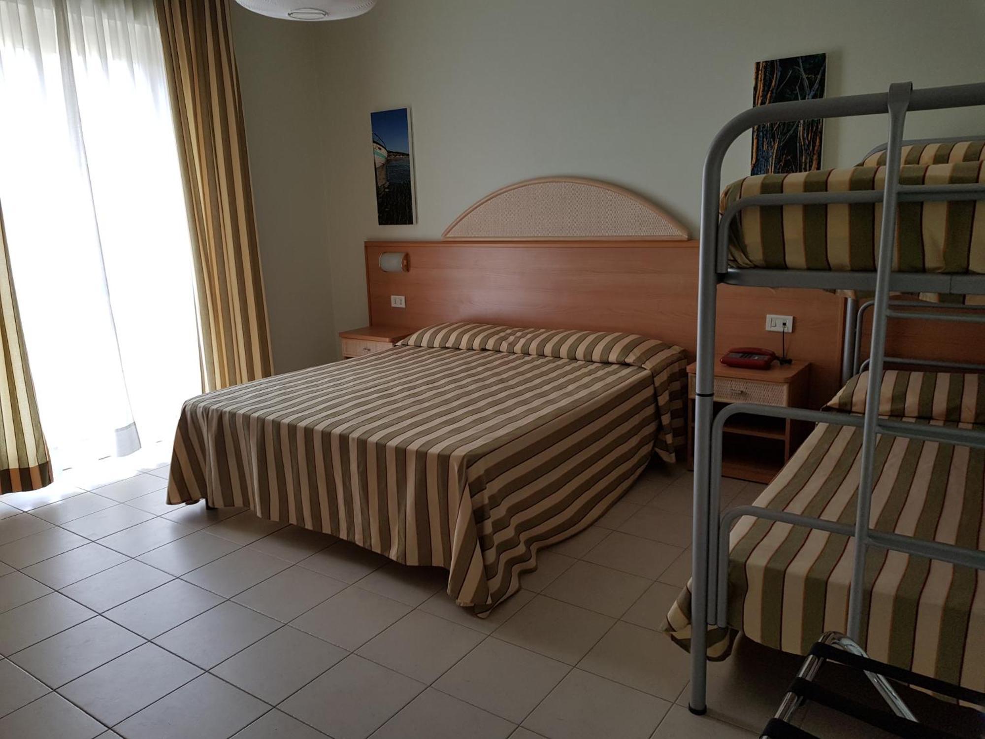 Hotel Jollino Pineto Dış mekan fotoğraf