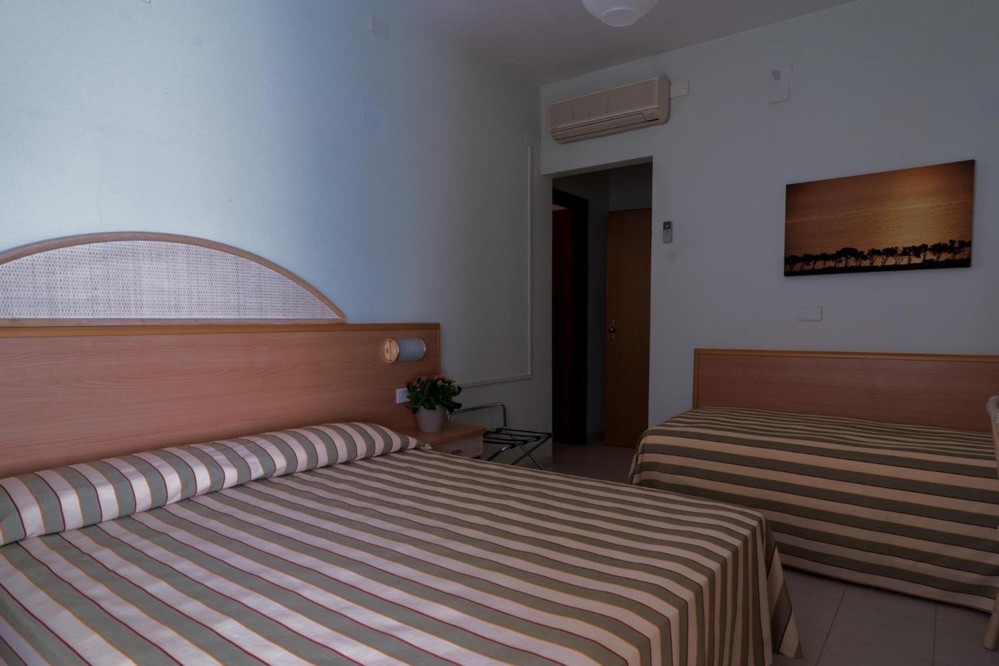 Hotel Jollino Pineto Dış mekan fotoğraf